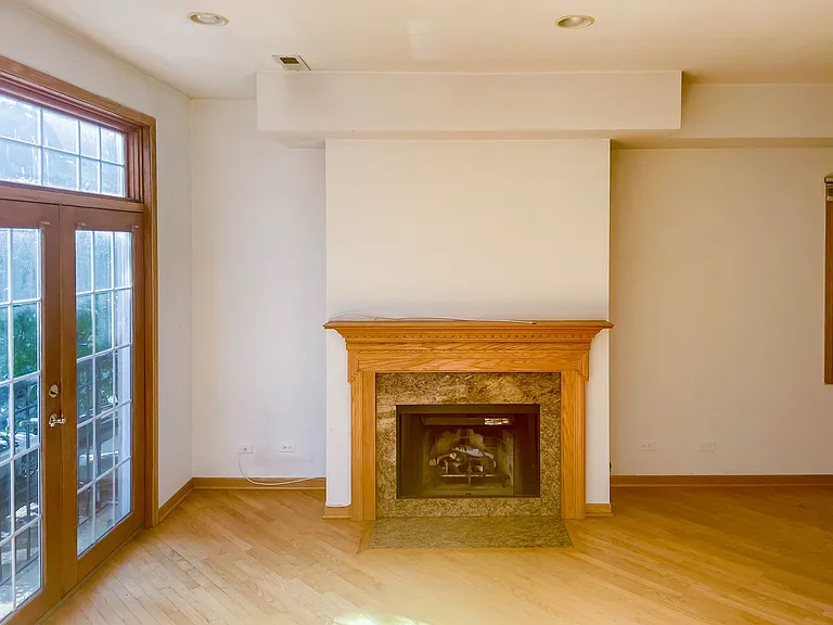 2714 N Wayne Ave — Photo 14