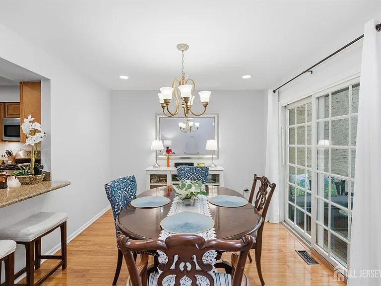 3 Dorchester Dr — Photo 17