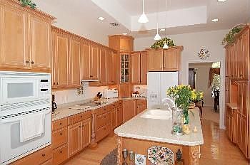4th image of 696 Macedonia Dr