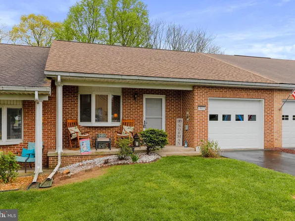 18023 Putter Dr, Hagerstown, MD 21740