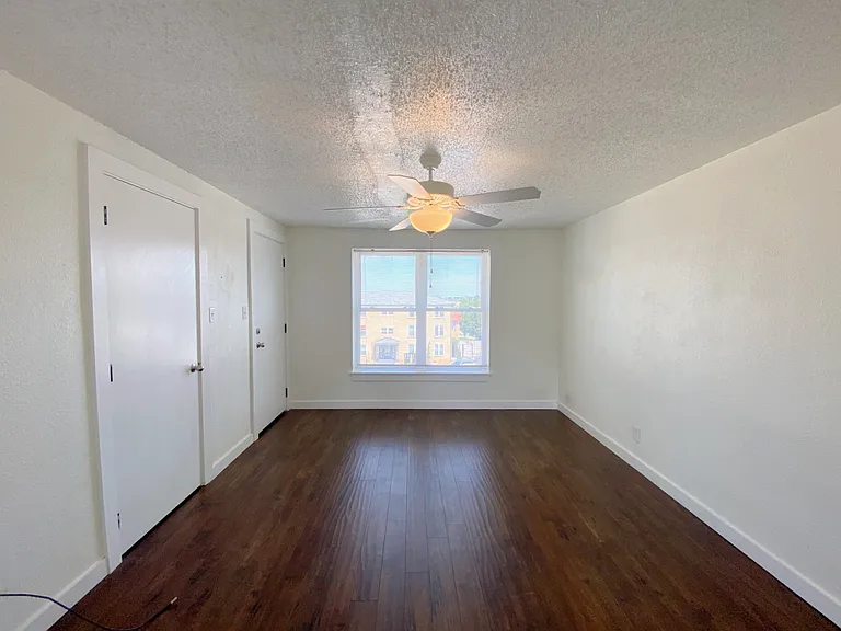 701 Culbertson Dr — Photo 2
