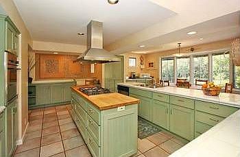 1st image of 115 Rollingwoods Dr