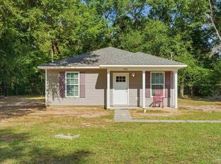 6582 Lee St, Milton, FL 32570