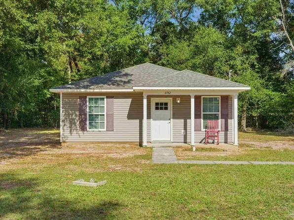 6582 Lee St, Milton, FL 32570
