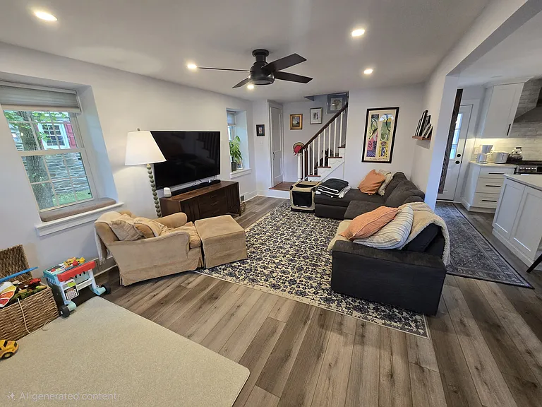 304 E Jefferson St — Photo 2