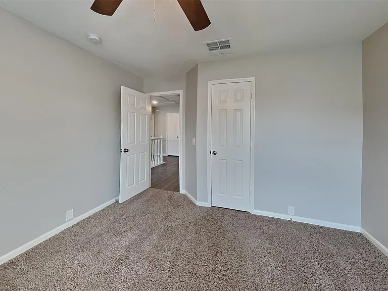 4714 Pin Oak Creek Ln — Photo 9