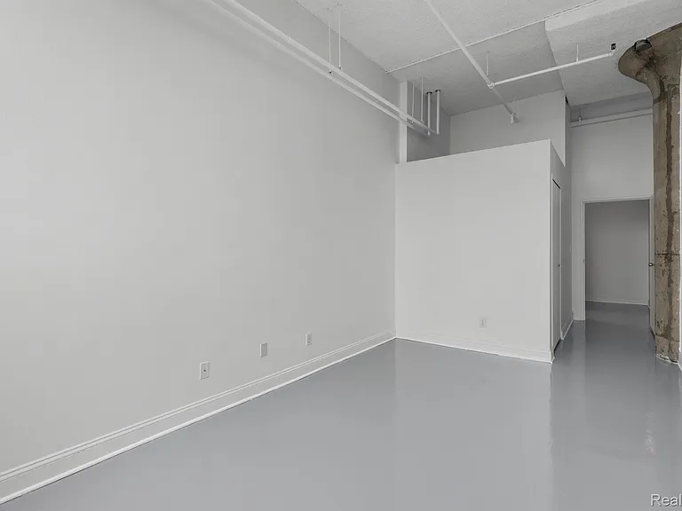 6533 E Jefferson Ave #704 — Photo 16