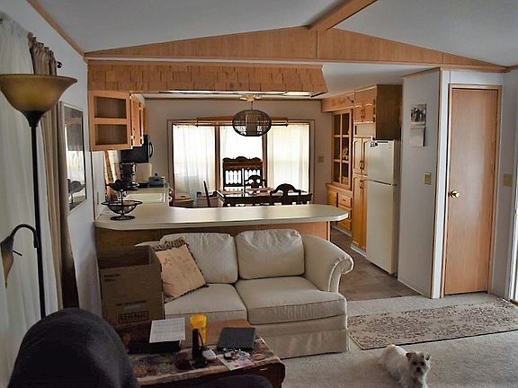 5th image of 213 S Aspen Pl