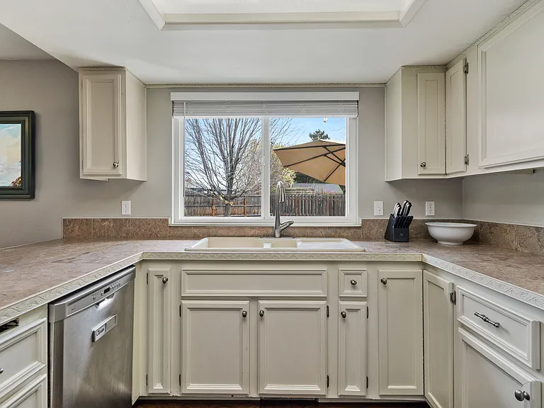 1897 E Quincy Dr — Photo 14