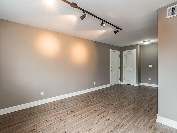 4th image of 1400 Neil Ave #1410-103