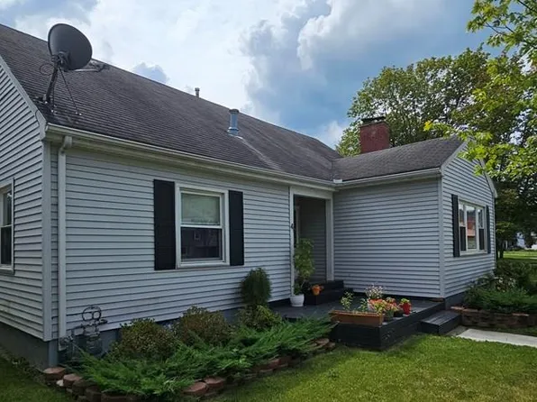 4 Belleau St, Corning, NY 14830