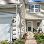 3rd image of 379 Hunterdon Ct #379B