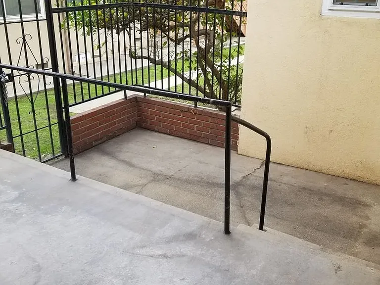 10519 Crenshaw Blvd — Photo 20