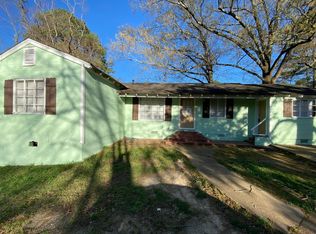 908 Lindsey Dr, Jackson, MS 39209