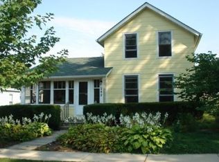 242 E Jefferson Ave, Hampshire, IL