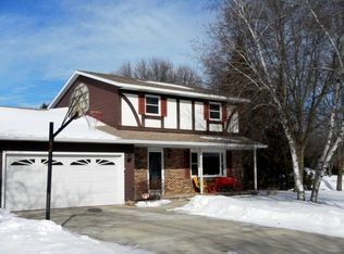 2906 Greenway Trl, Madison, WI 53719