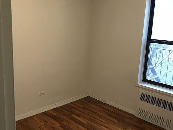 5th image of 3255 Randall Ave APT 3G