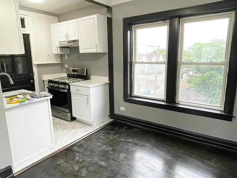 1620 N Tripp Ave #3B — Photo 3
