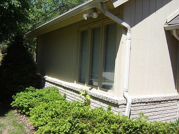2nd image of 38160 Lowell Dr