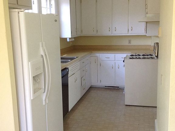 2nd image of 1439 Kilbourn St