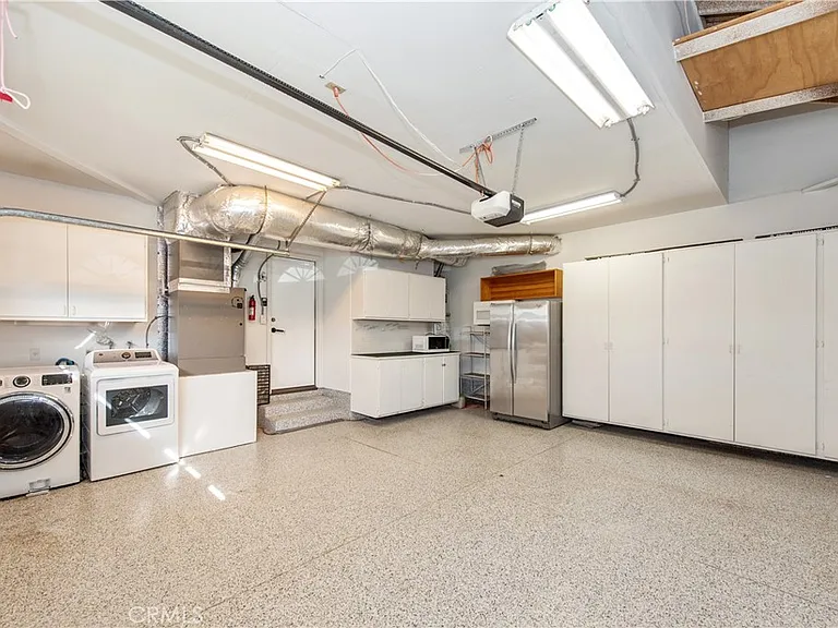 19 Alabaster — Photo 16