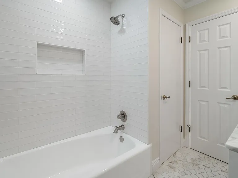 3708 Northcote Dr — Photo 22