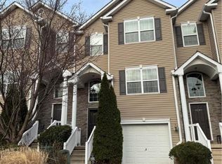 2242 Rising Hill Rd, Whitehall, PA 18052