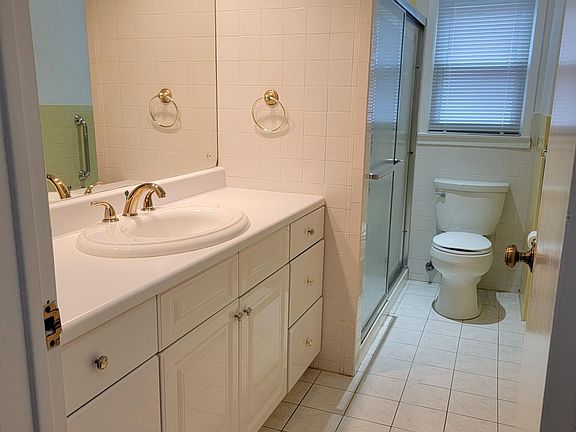 Main bathroom