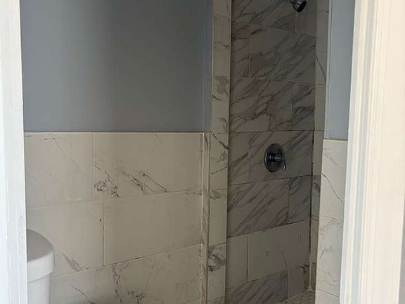 3rd image of 448 Avon Ave APT 1