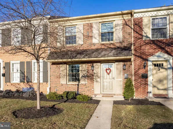 32 Roboda Blvd, Royersford, PA 19468