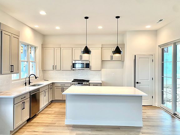 4th image of 17272 Ackerson Blvd