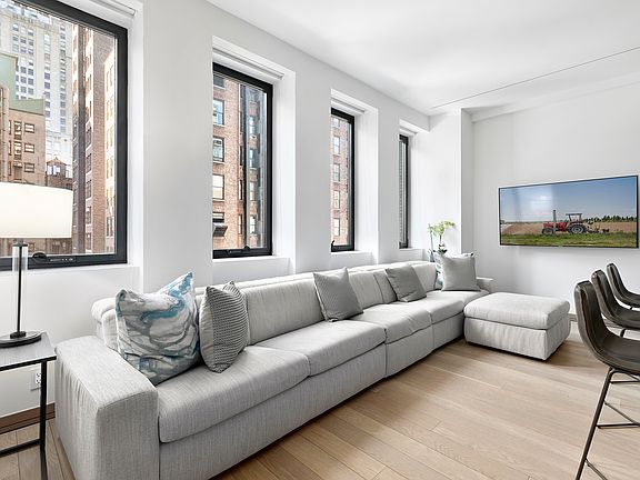 4th image of 88 Lexington Ave APT 802