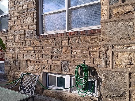 5th image of 1547 Robbins Ave