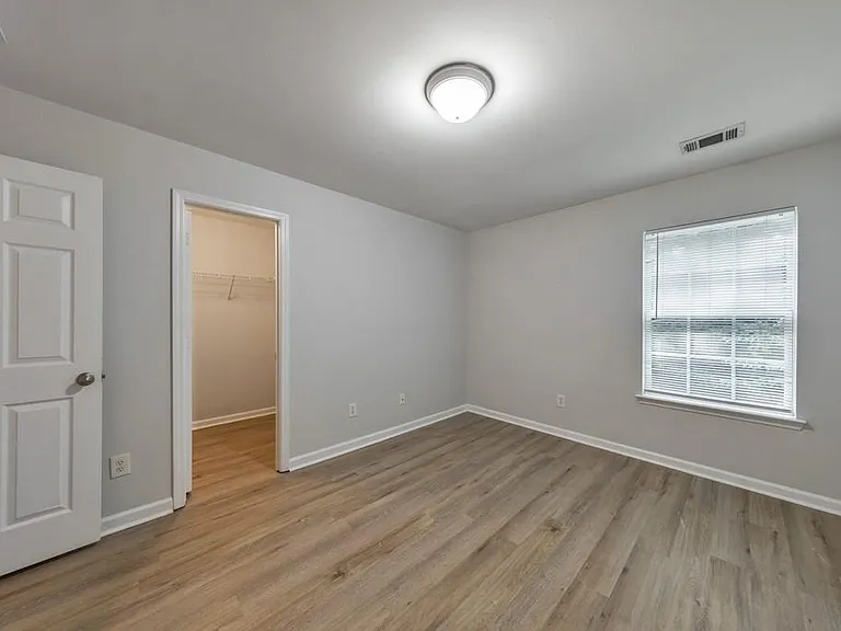 2830 Mayfair Dr — Photo 25