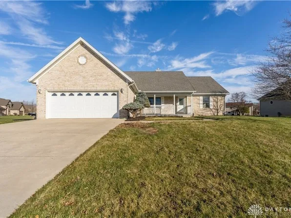 2108 Eagles Lake Dr, Piqua, OH 45356