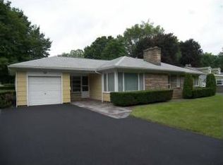 99 Torrington Dr, Rochester, NY 14618