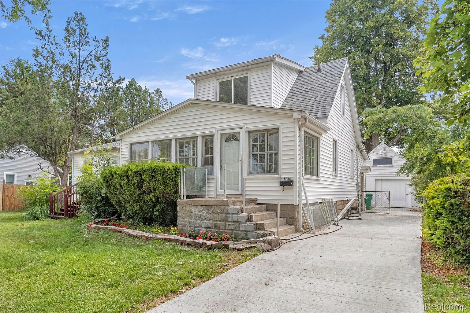 5834 Belton St photo 1