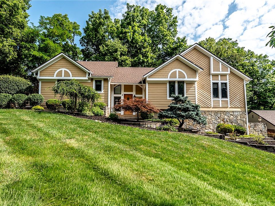 1st image of 180 Eleanor Dr