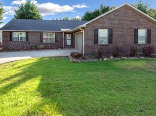 335 Lavista Dr, Maryville, TN 37804