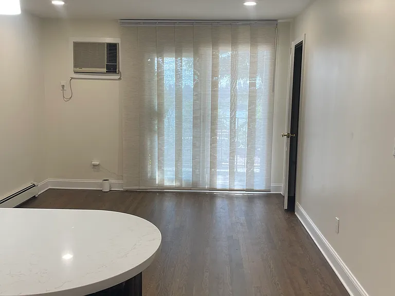 6713 Boulevard — Photo 12