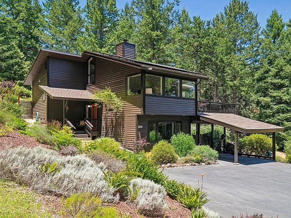 2nd image of 2975 Joy Rd