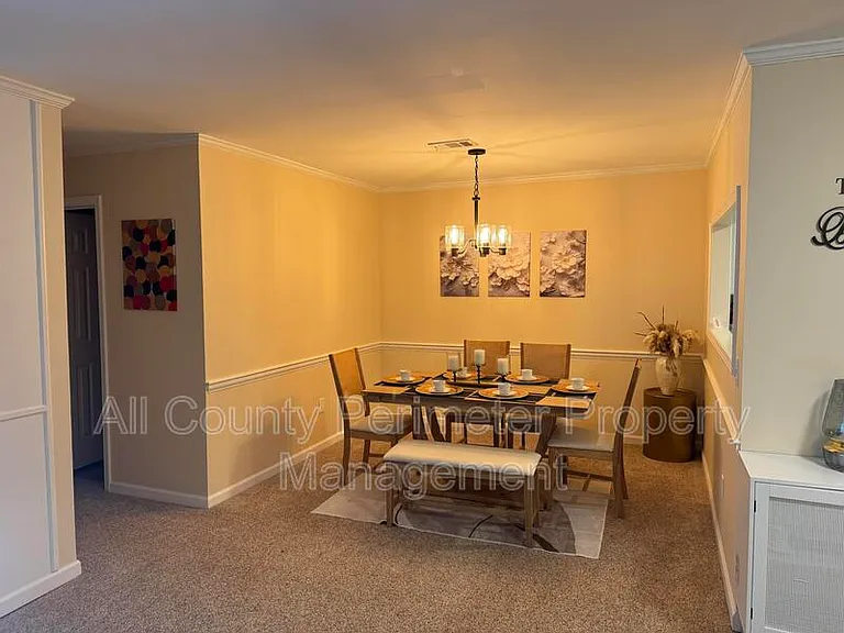 307 Hollyfax Cir — Photo 4