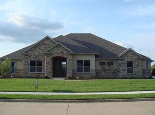 2802 Bristol Lake Dr, Columbia, MO 65201