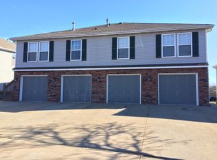 8715 NW 82nd Ter, Kansas City, MO 64152