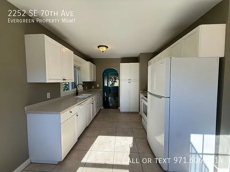 2252 SE 70th Ave — Photo 11