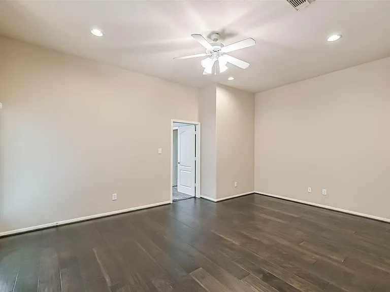 5453 Fairdale Ln — Photo 20