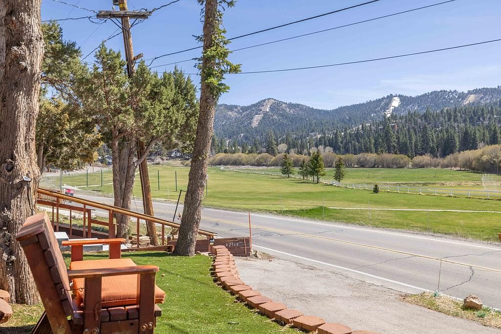 42948 Moonridge Rd