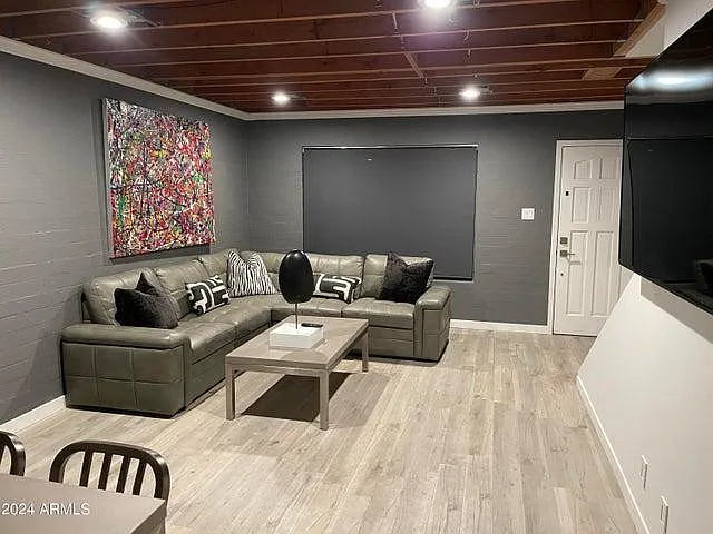 2 bed, 1.5 bath, 1039 sqft, $2,050 — Photo 4