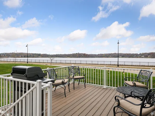 1575 W Wayzata Blvd APT F, Long Lake, MN 55356