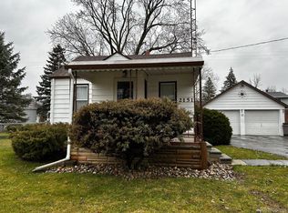 2151 Webber Ave, Burton, MI 48529